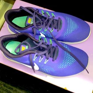 Like new Nike sneakers